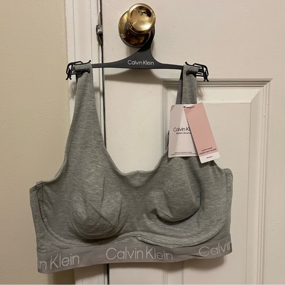 Calvin Klein unlined bralette with flexi wire. - Picture 3 of 4